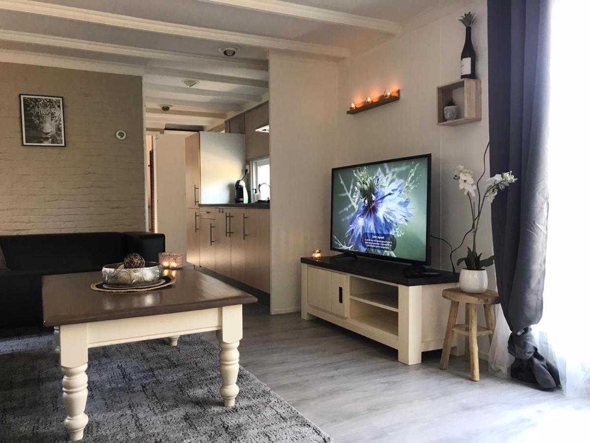 Omheind Chalet Met Prive Hottub. Op De Veluwe Villa ฟัวร์เธาเซอ ภายนอก รูปภาพ