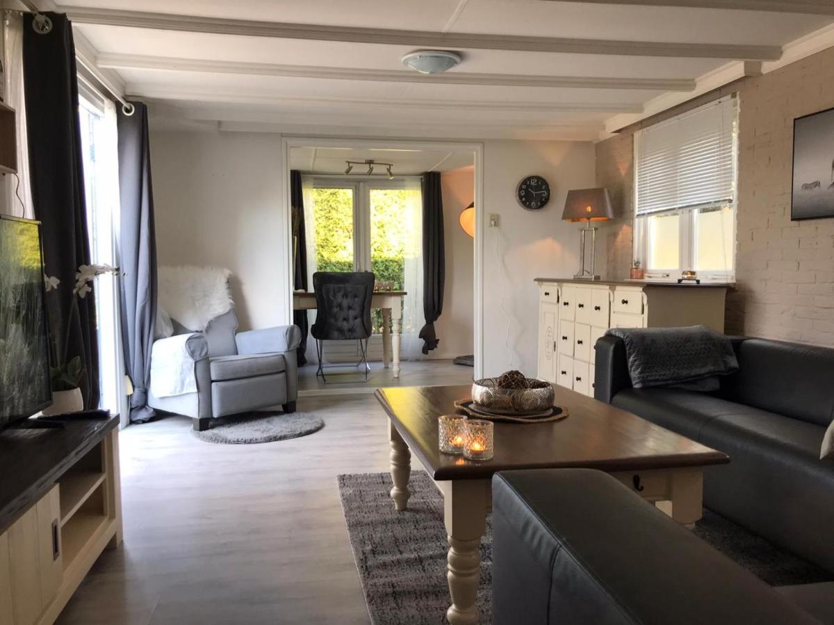 Omheind Chalet Met Prive Hottub. Op De Veluwe Villa ฟัวร์เธาเซอ ภายนอก รูปภาพ
