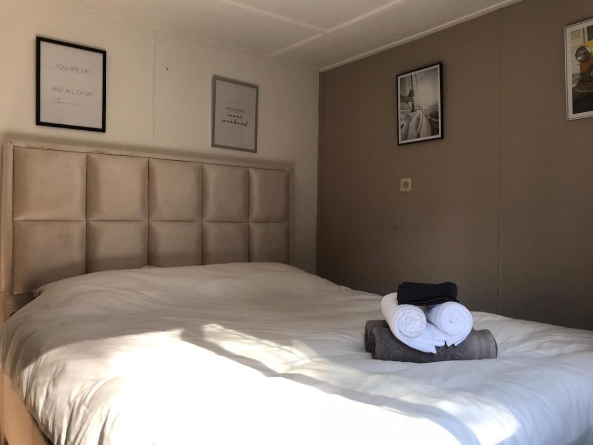Omheind Chalet Met Prive Hottub. Op De Veluwe Villa ฟัวร์เธาเซอ ภายนอก รูปภาพ