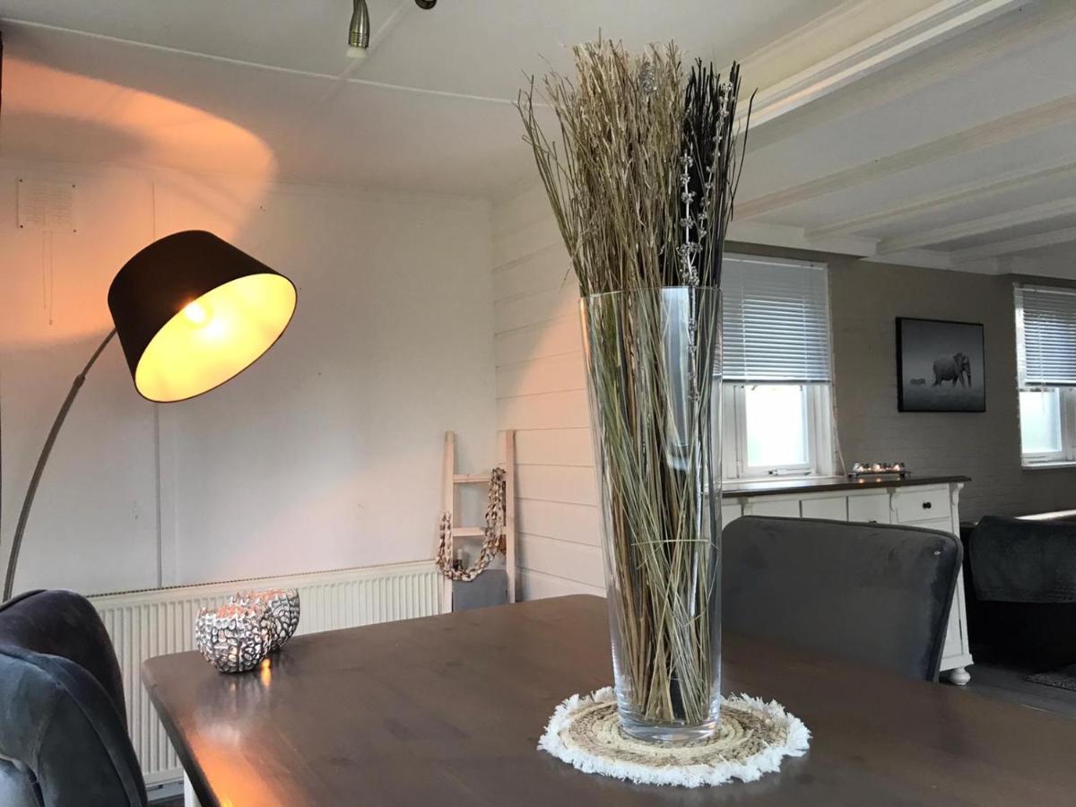 Omheind Chalet Met Prive Hottub. Op De Veluwe Villa ฟัวร์เธาเซอ ภายนอก รูปภาพ