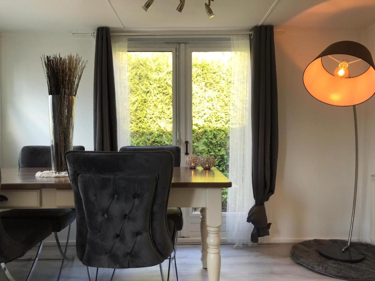 Omheind Chalet Met Prive Hottub. Op De Veluwe Villa ฟัวร์เธาเซอ ภายนอก รูปภาพ